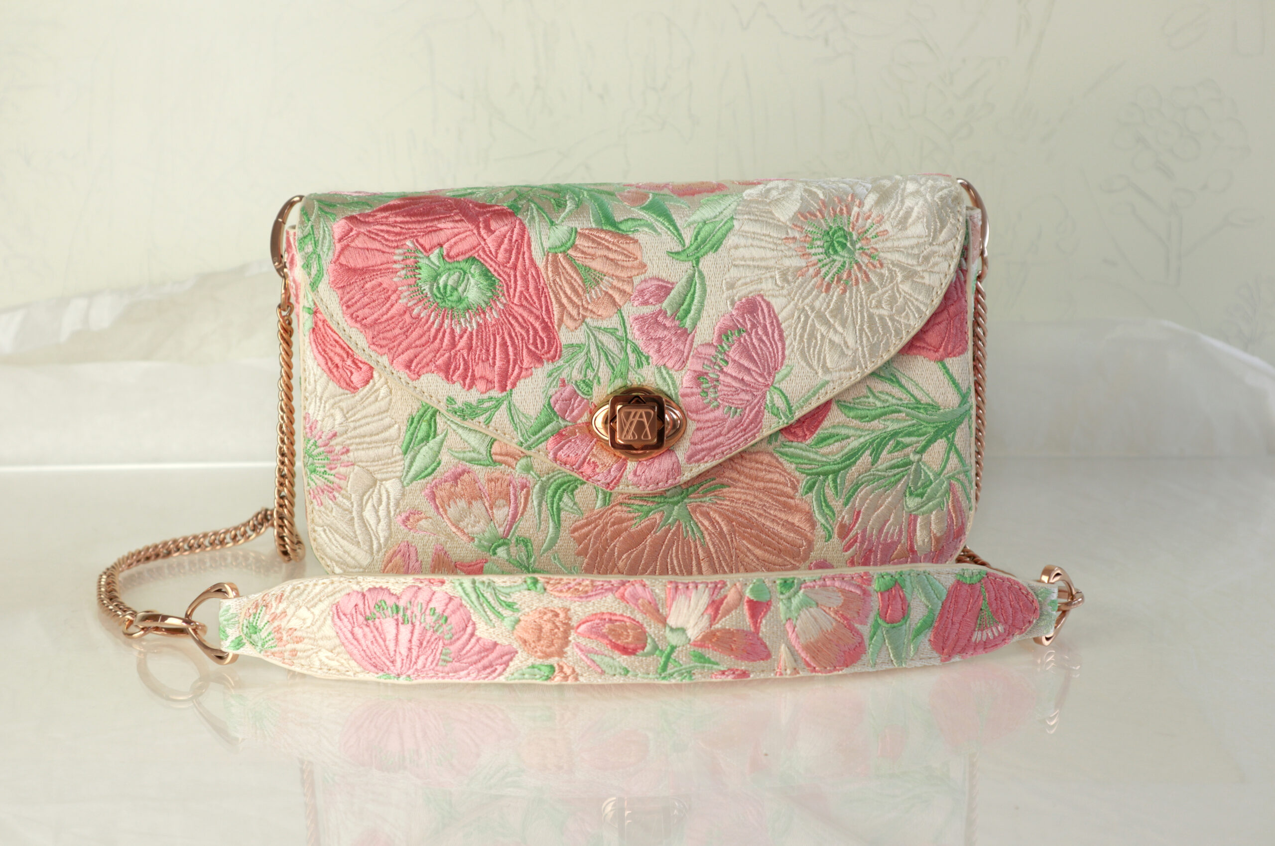 04-T29-E0-C3-POPPY PINK.GREEN-AGNESTOTH-2025